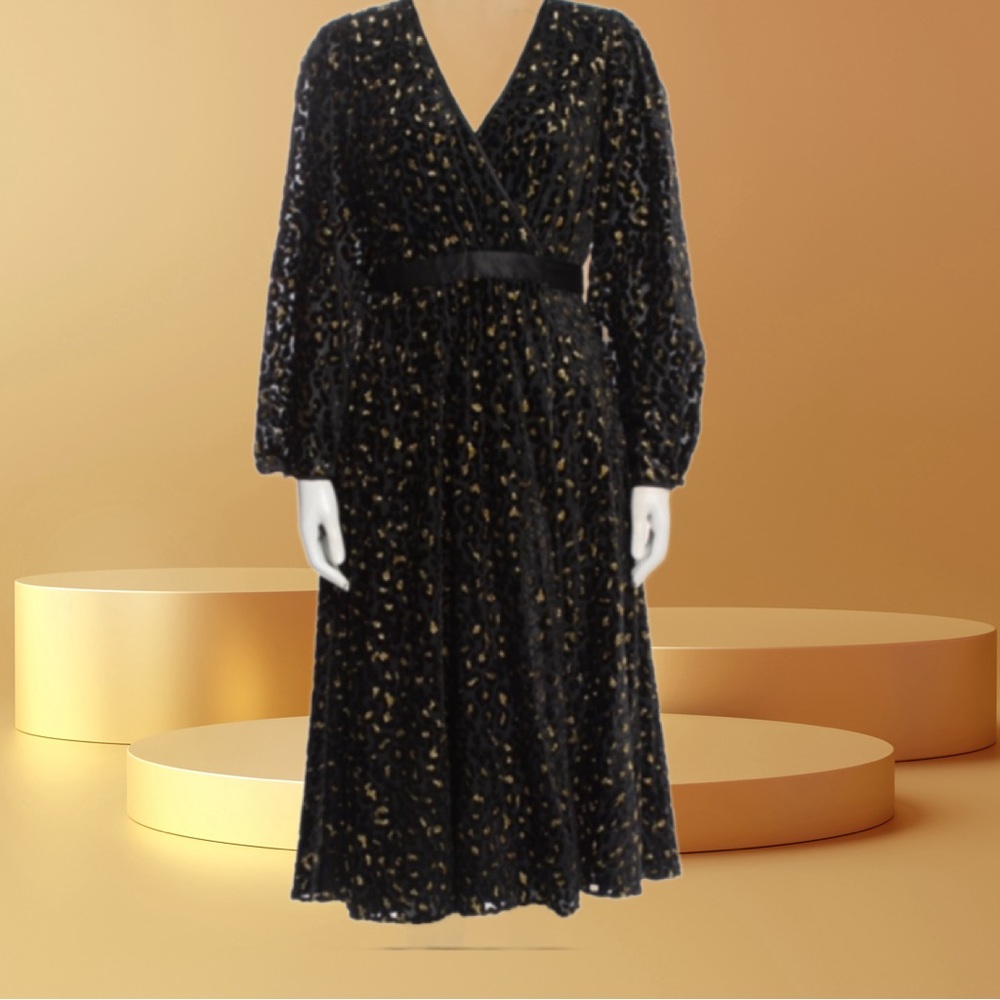 Diane Von Frustenberg
V-Neck Midi Length Dress